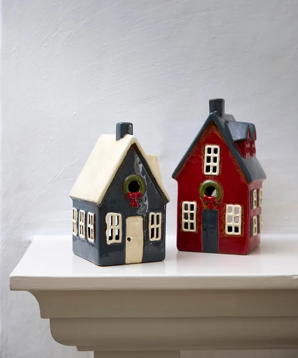 Alsace Tea Light Cottage Red With Wreath