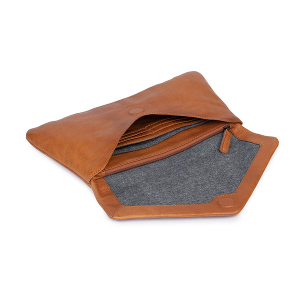 Riley Clutch - Tan