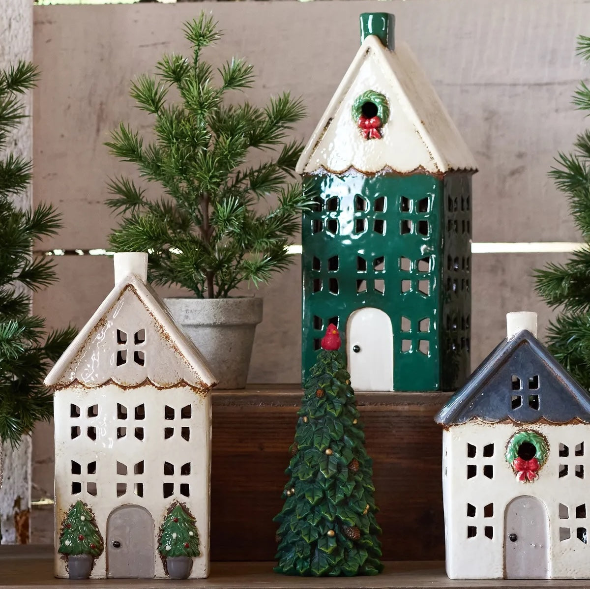 Christmas Tea Light House Green With Wreath Large