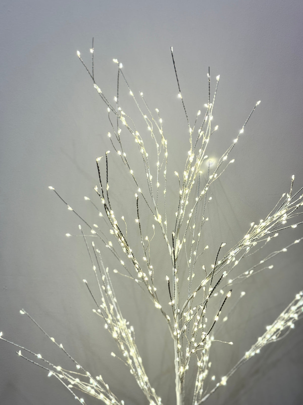 Stockholm 600 LED Tree - White 120cm