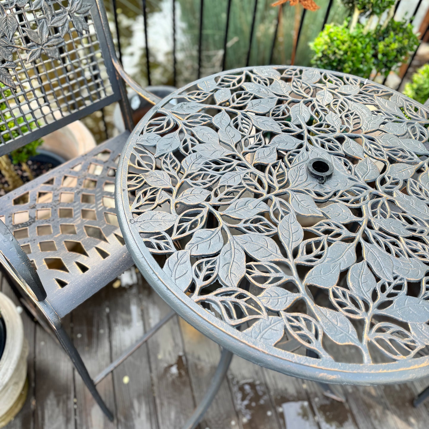 Cast Iron Pub Setting 3pc - Leaves