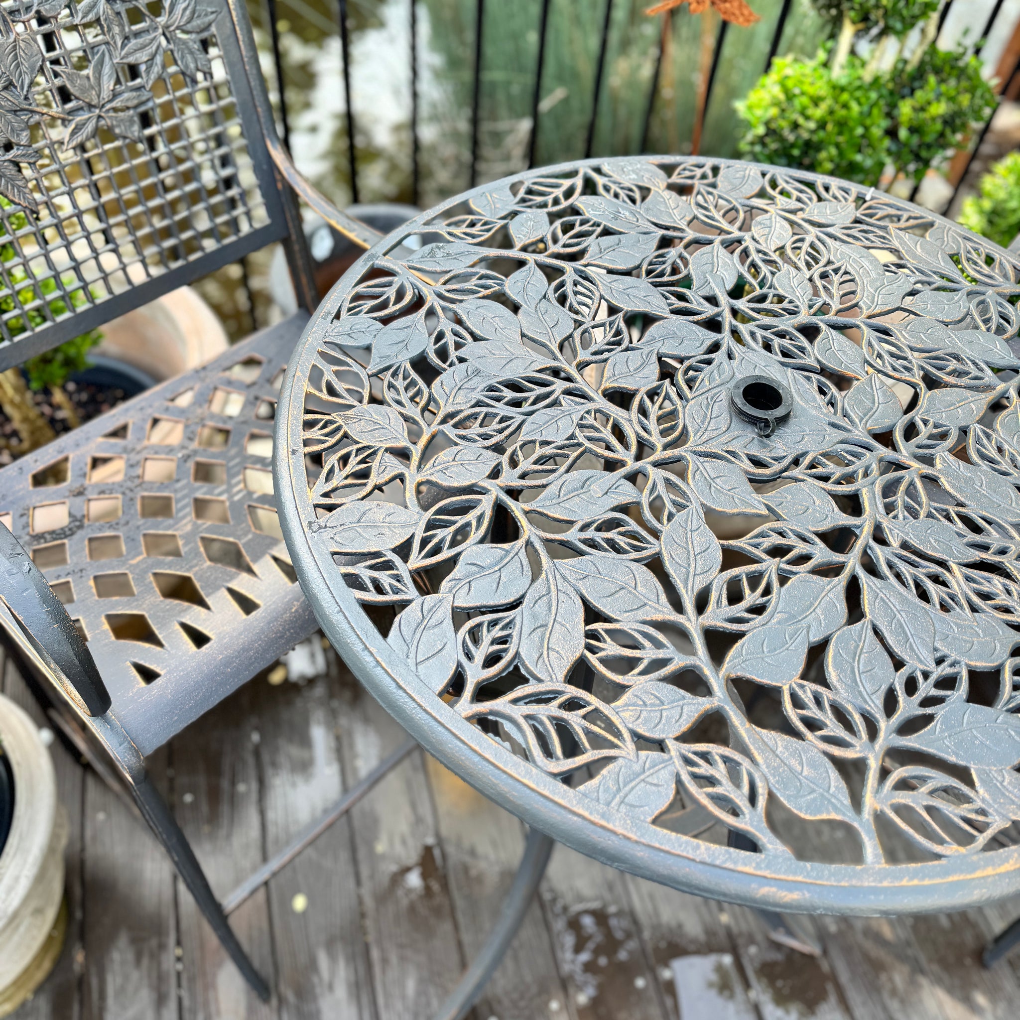 Cast Iron Pub Setting 3pc - Leaves