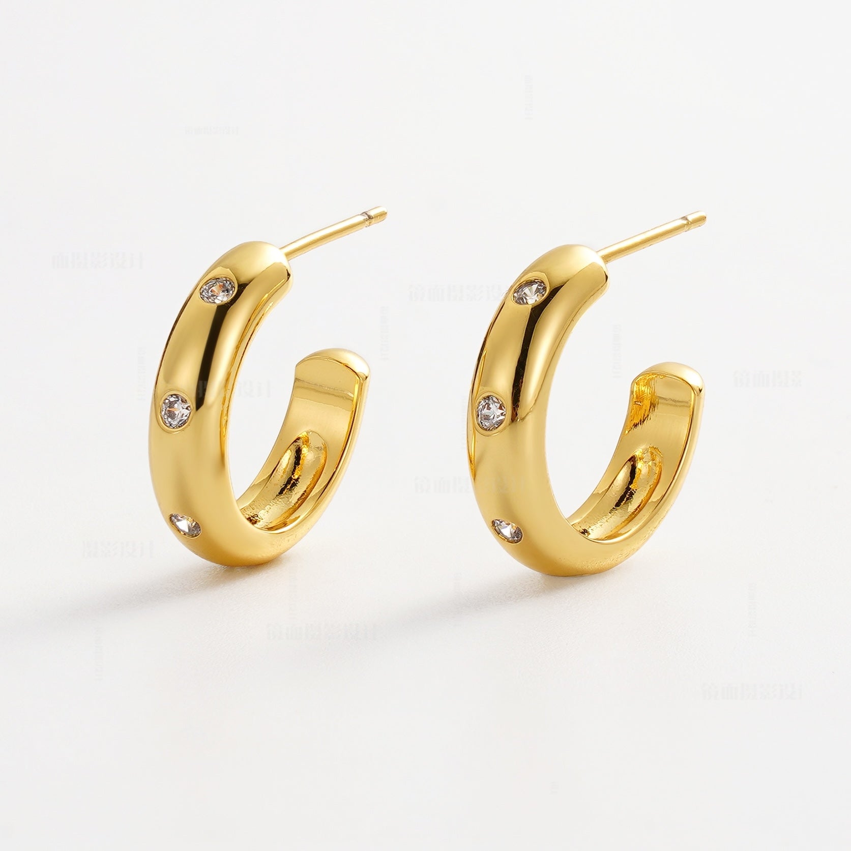Talia Hoop - Gold