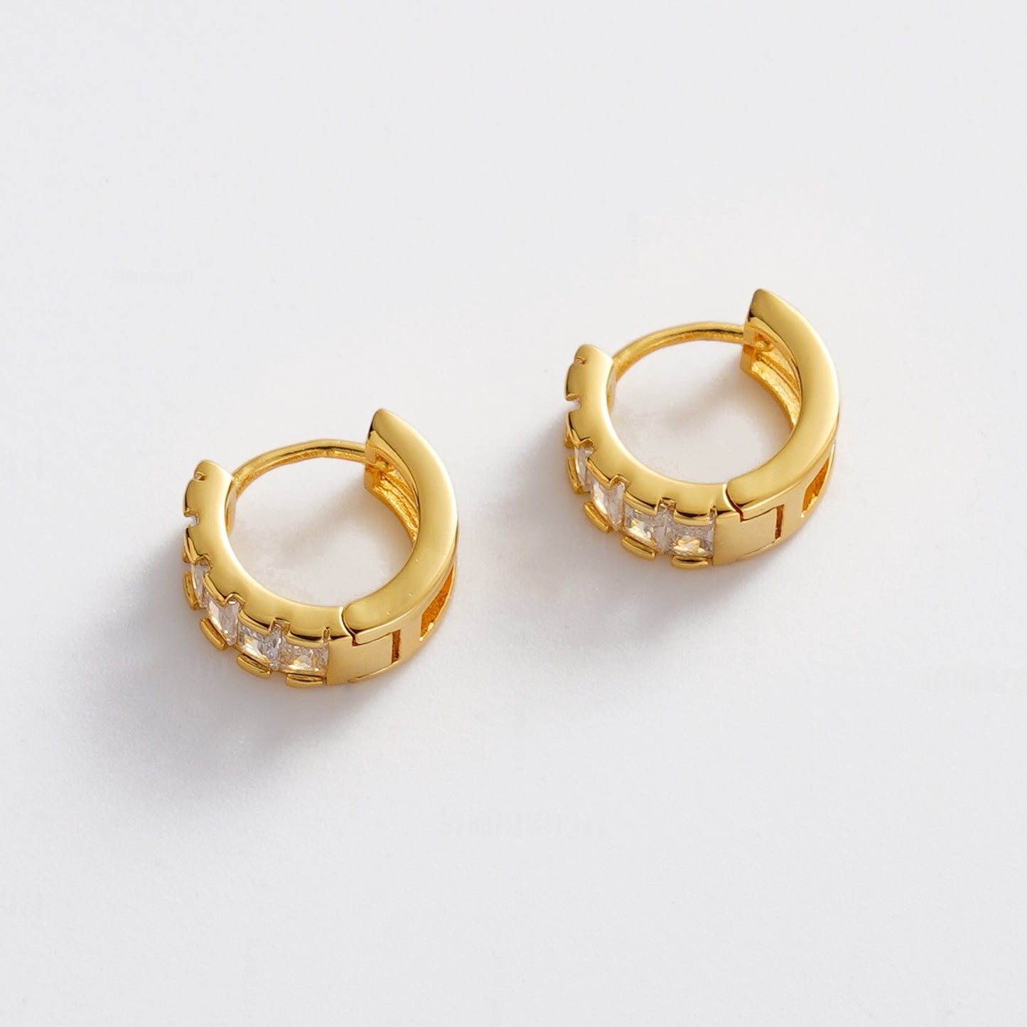 Kira Huggie - Gold