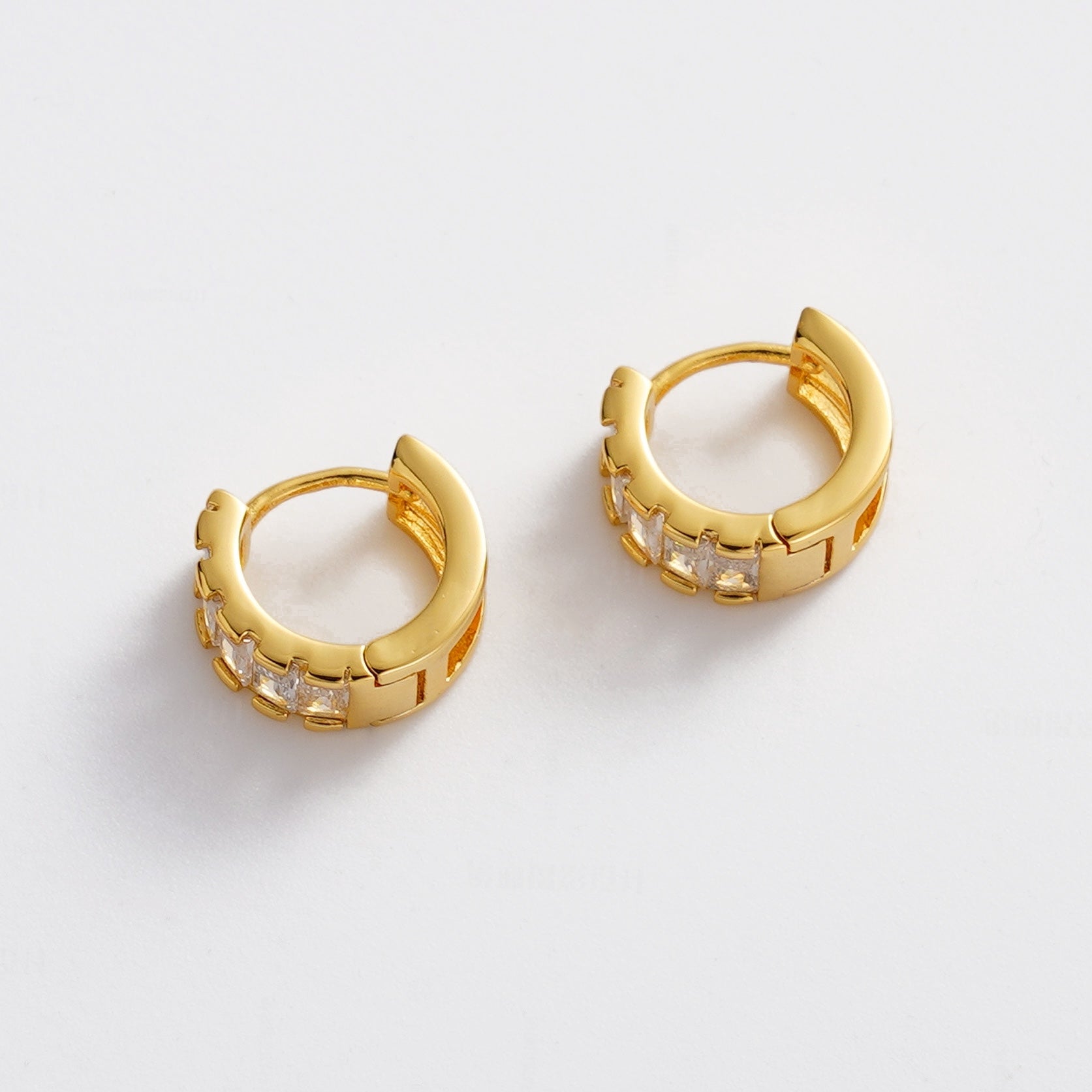 Kira Huggie - Gold