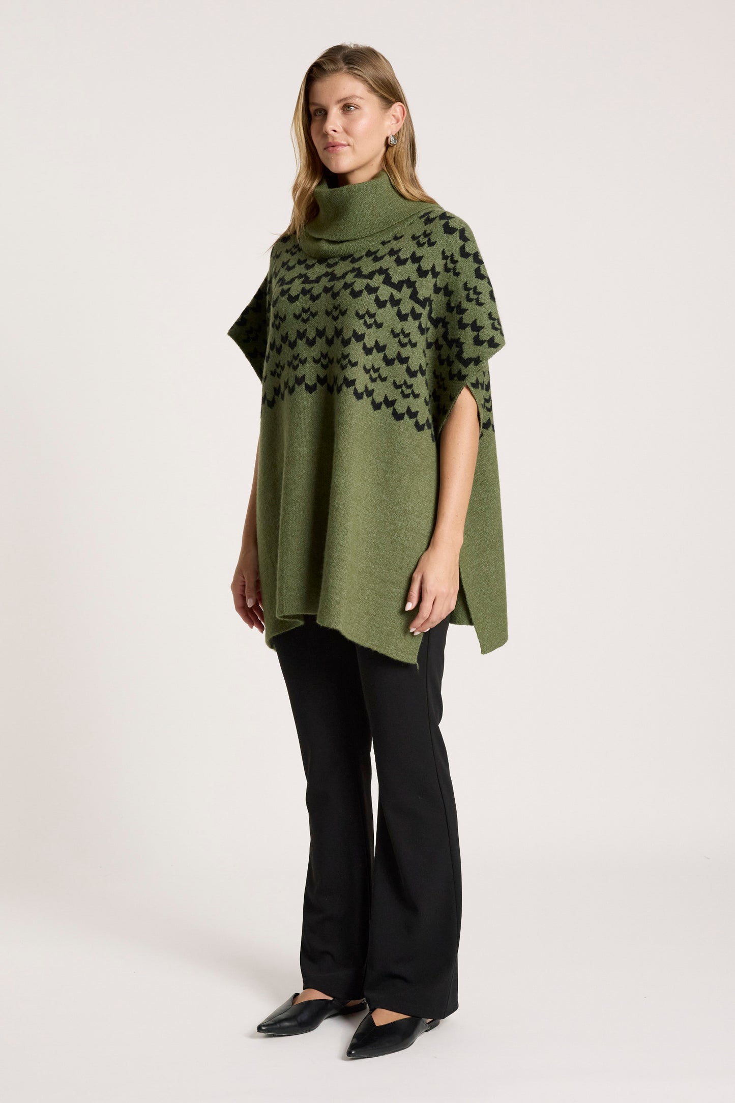 Masaai Poncho OS - Pampas/Black
