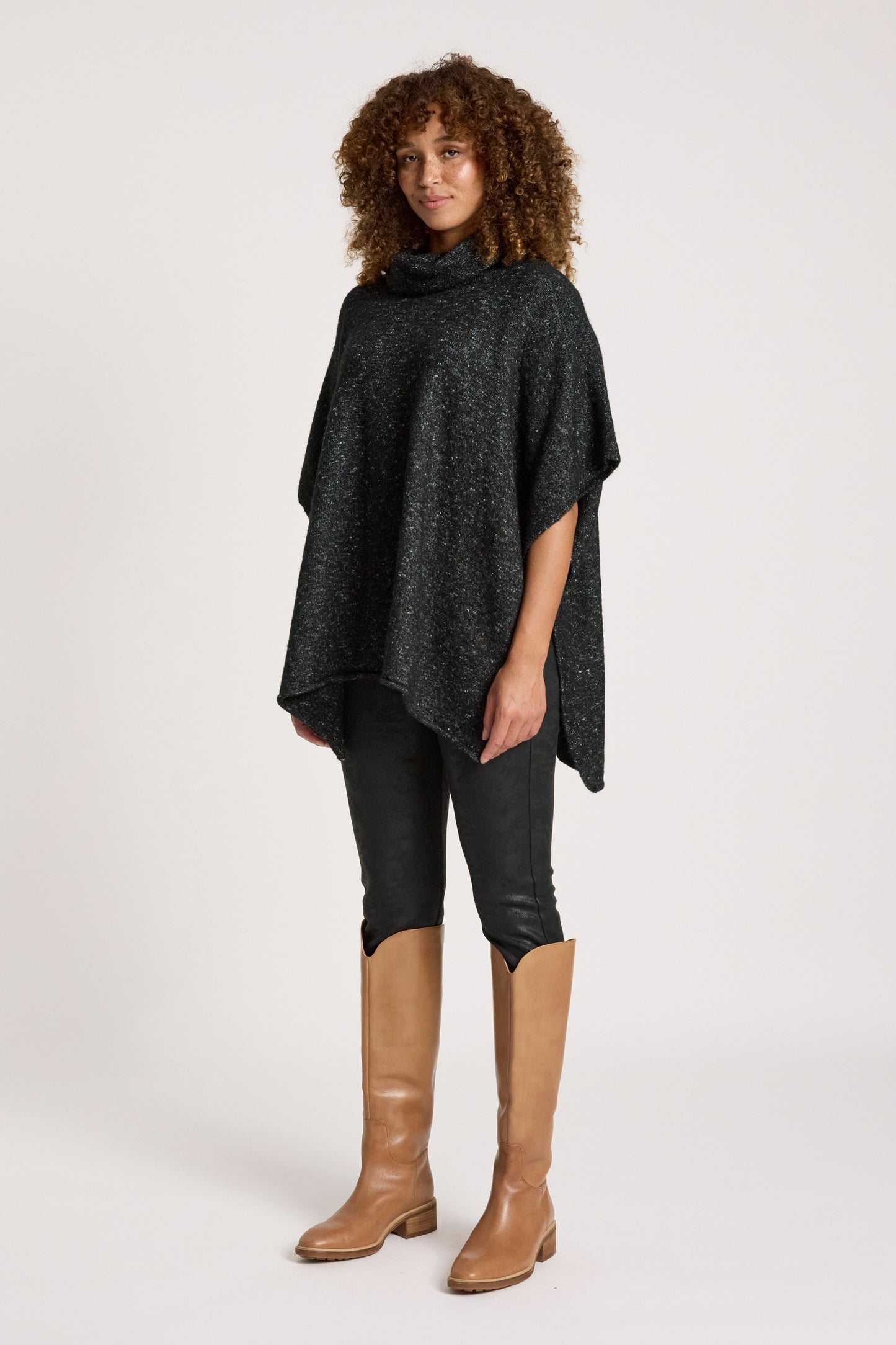 Zarda Poncho OS - Black