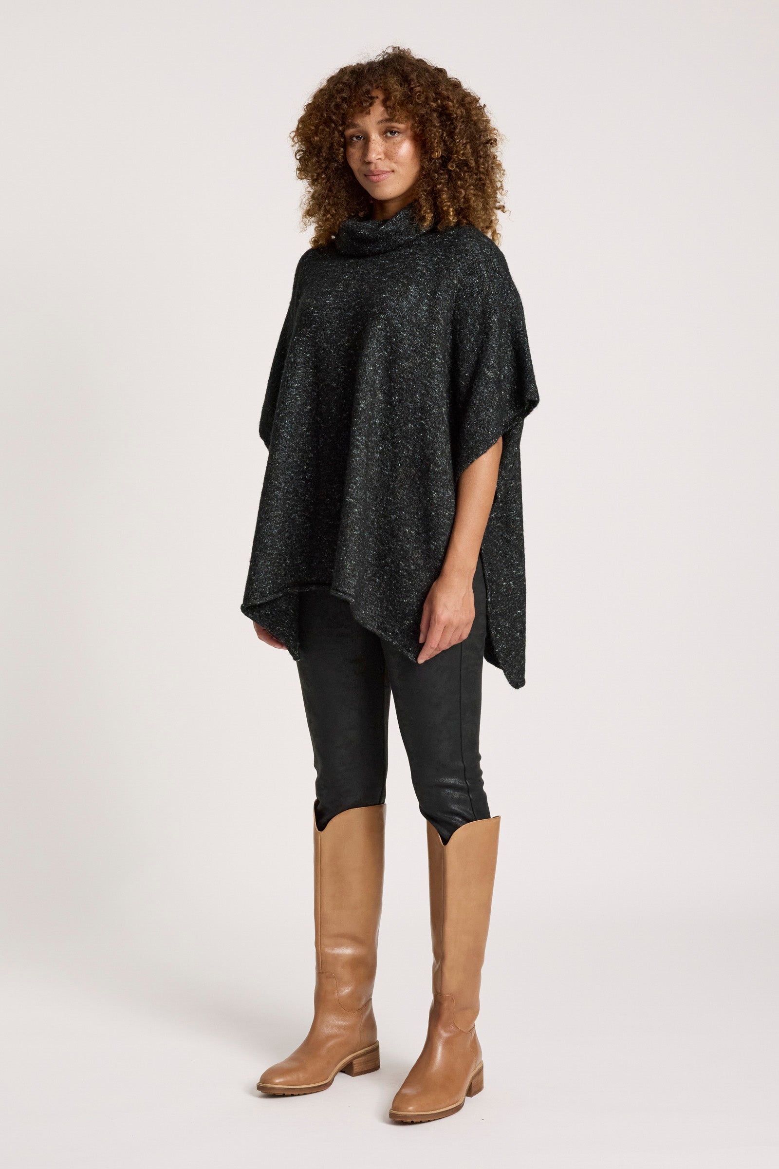 Zarda Poncho OS - Black