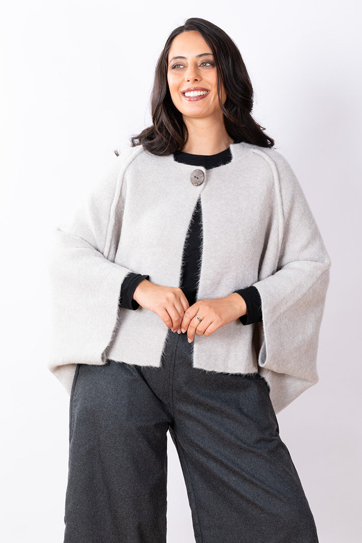 Button Cape O/S - Stone