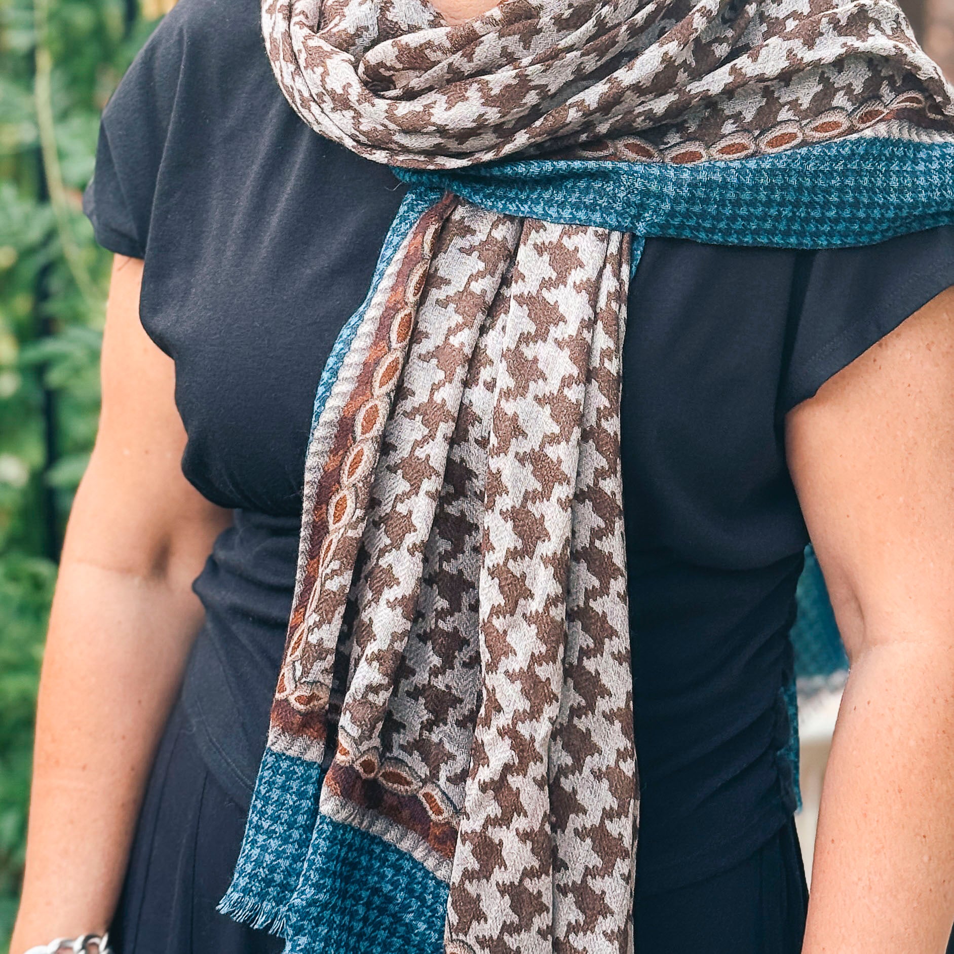 Merino Wool Scarf - Houndstooth