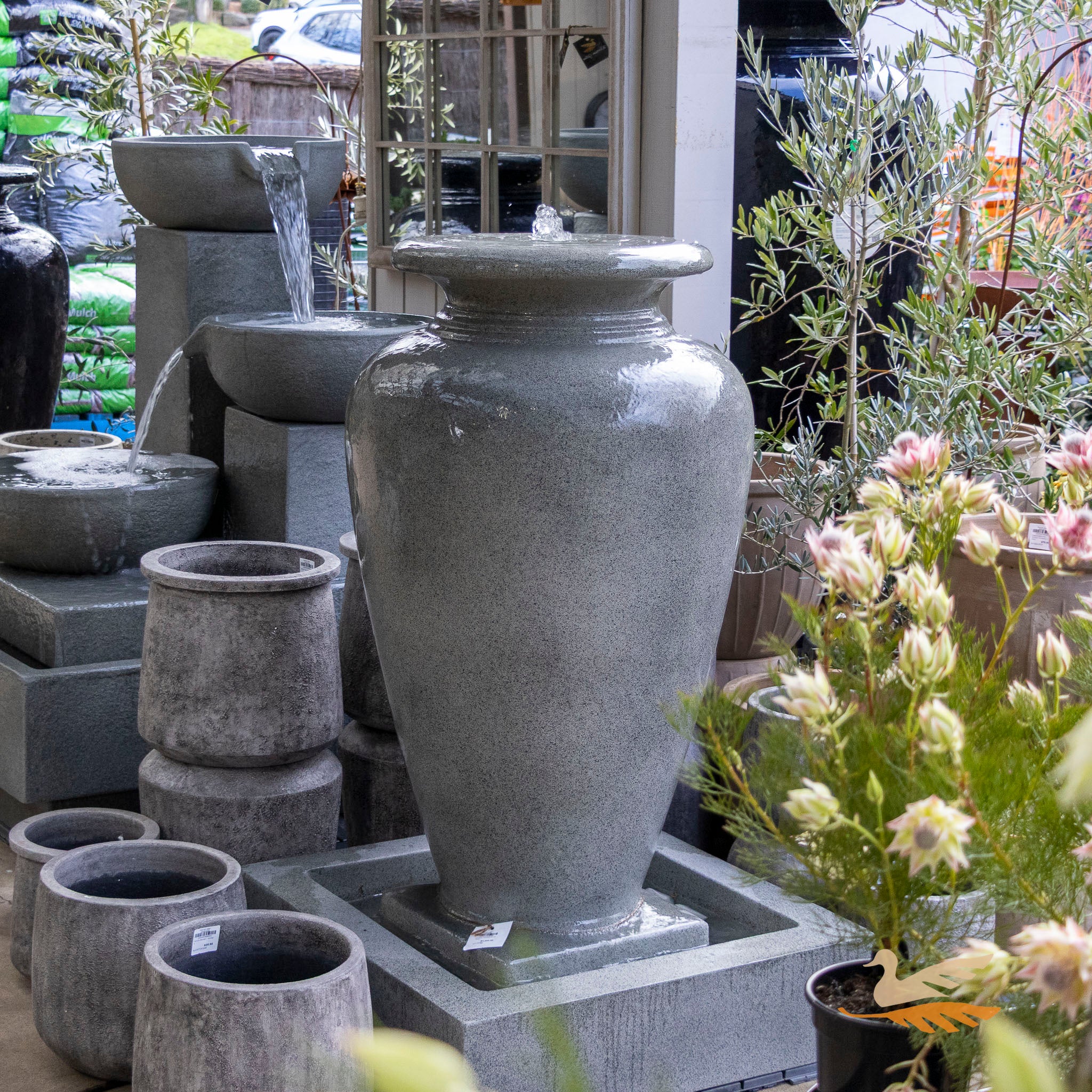 Carolina Fountain Small - Grey