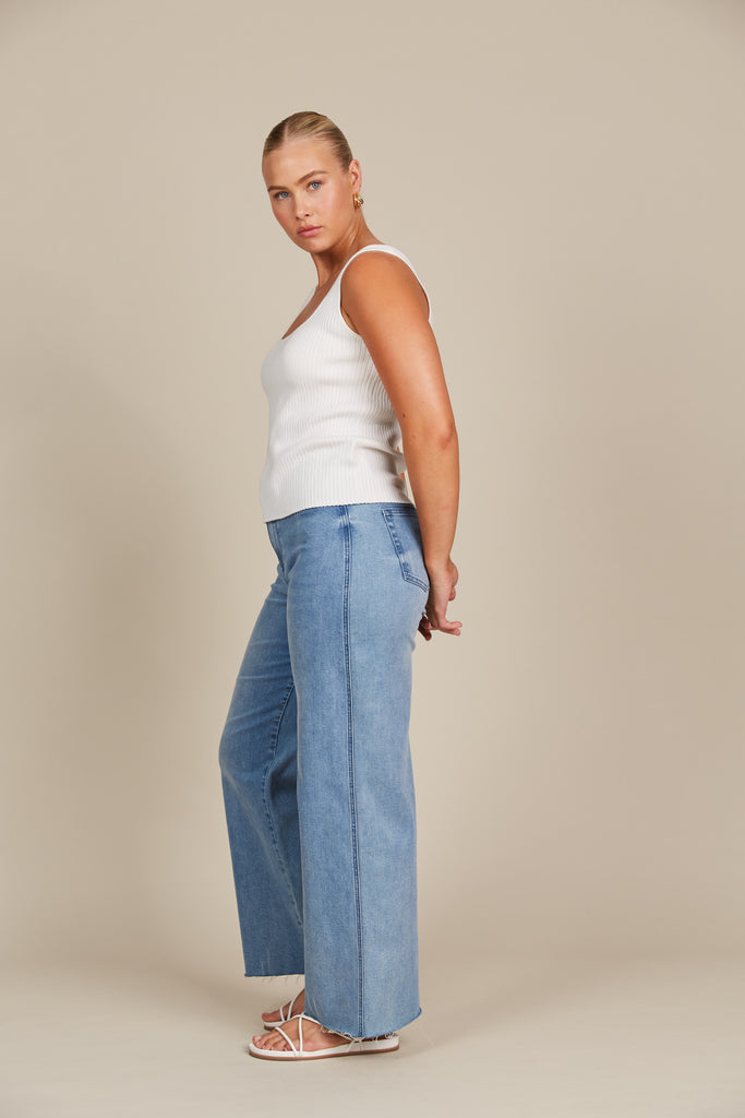 Adele Tank - – Warran Glen Garden Centre & Cafe