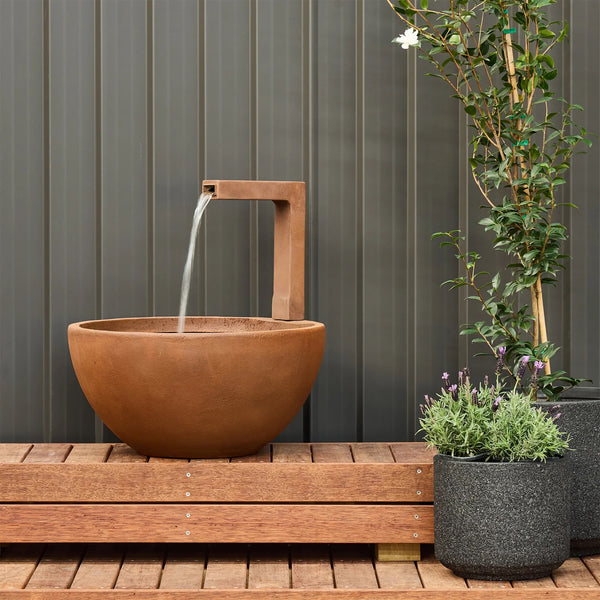 Patio Pond With Spout Iron Rust  - Small