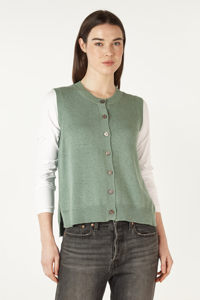 Essential Button Vest - Moss