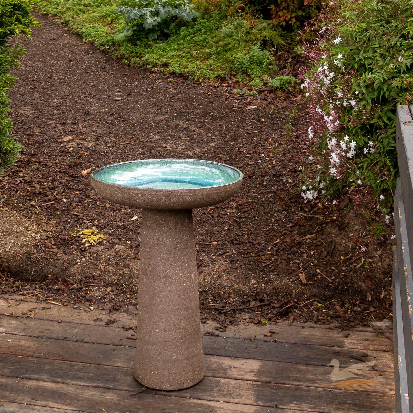 Birdbath - Maestro Graphite Aqua
