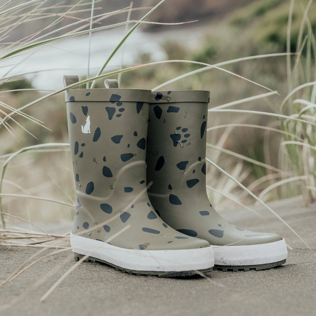 Alligator rain outlet boots