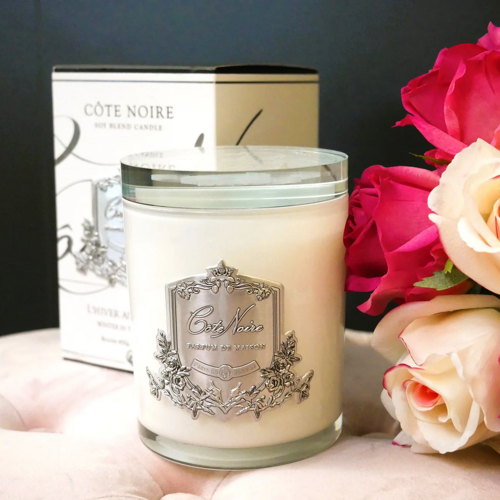 Silver Badge Candle 450g - Winter In The Chateau